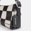 Alter/Ego Kleine, locker sitzende Schultertasche