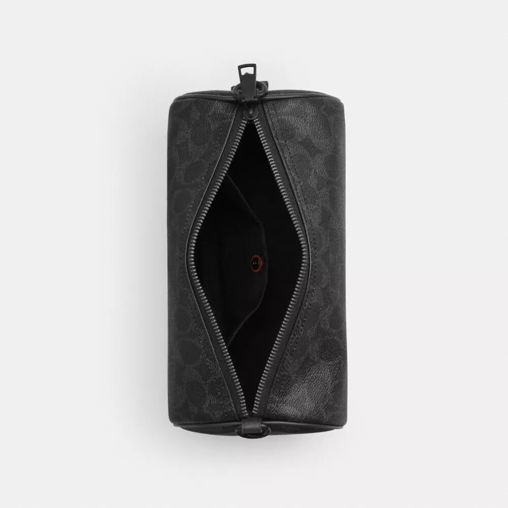 Andre Barrel Bag 24 aus Signature Canvas