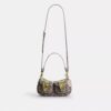 Ashton-Schultertasche aus charakteristischem Jacquard