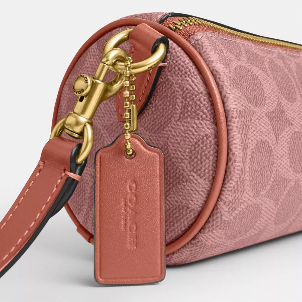 Barrel-Tasche aus Signature Canvas