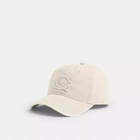 Baseballkappe mit charakteristischem Aufnäher