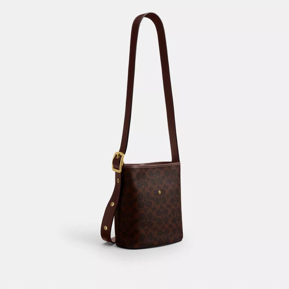 Bleecker Bucket Bag 21 aus Signature Canvas