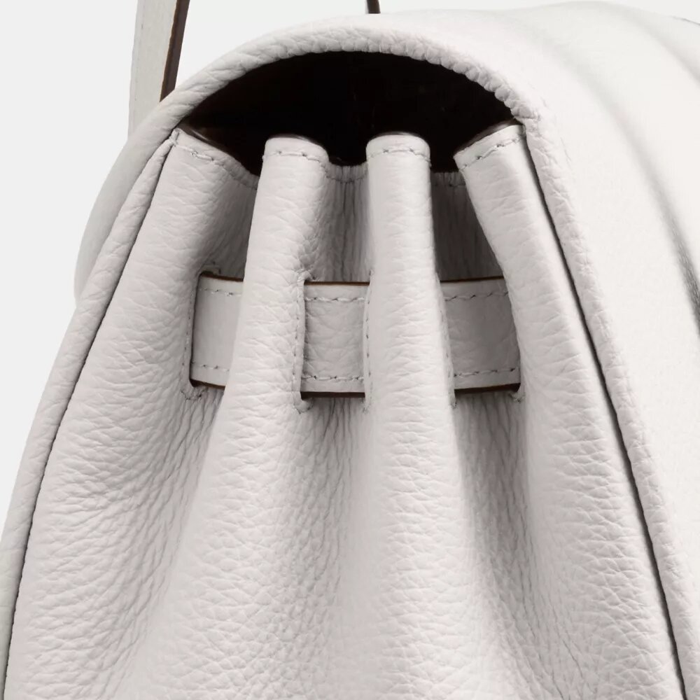Bridget-Schultertasche mit Klappe