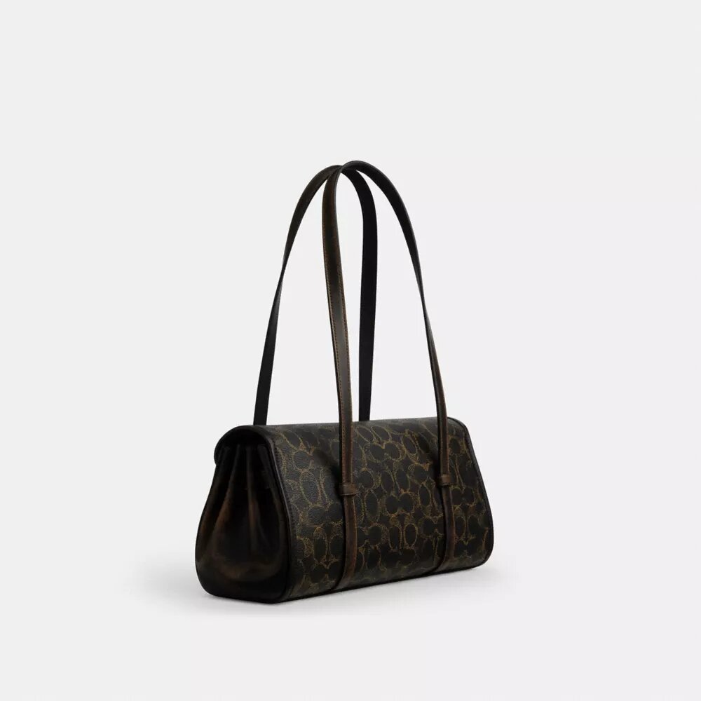 Bridget-Schultertasche mit Klappe aus „Loved Signature Canvas“ mit Anhängern