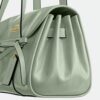 Bridget-Schultertasche mit Klappe und Schleifen