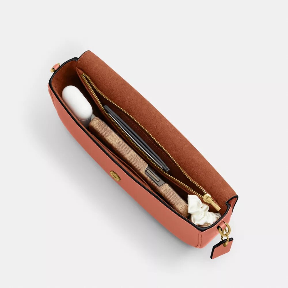 Brooke-Kettenhandtasche mit Klappe