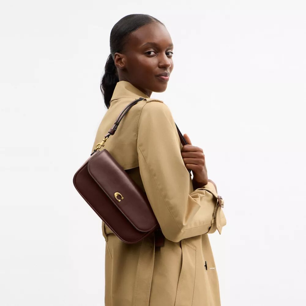 Brooke-Kettenhandtasche mit Klappe