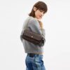 Brooke-Kettenhandtasche mit Klappe aus Signature Canvas