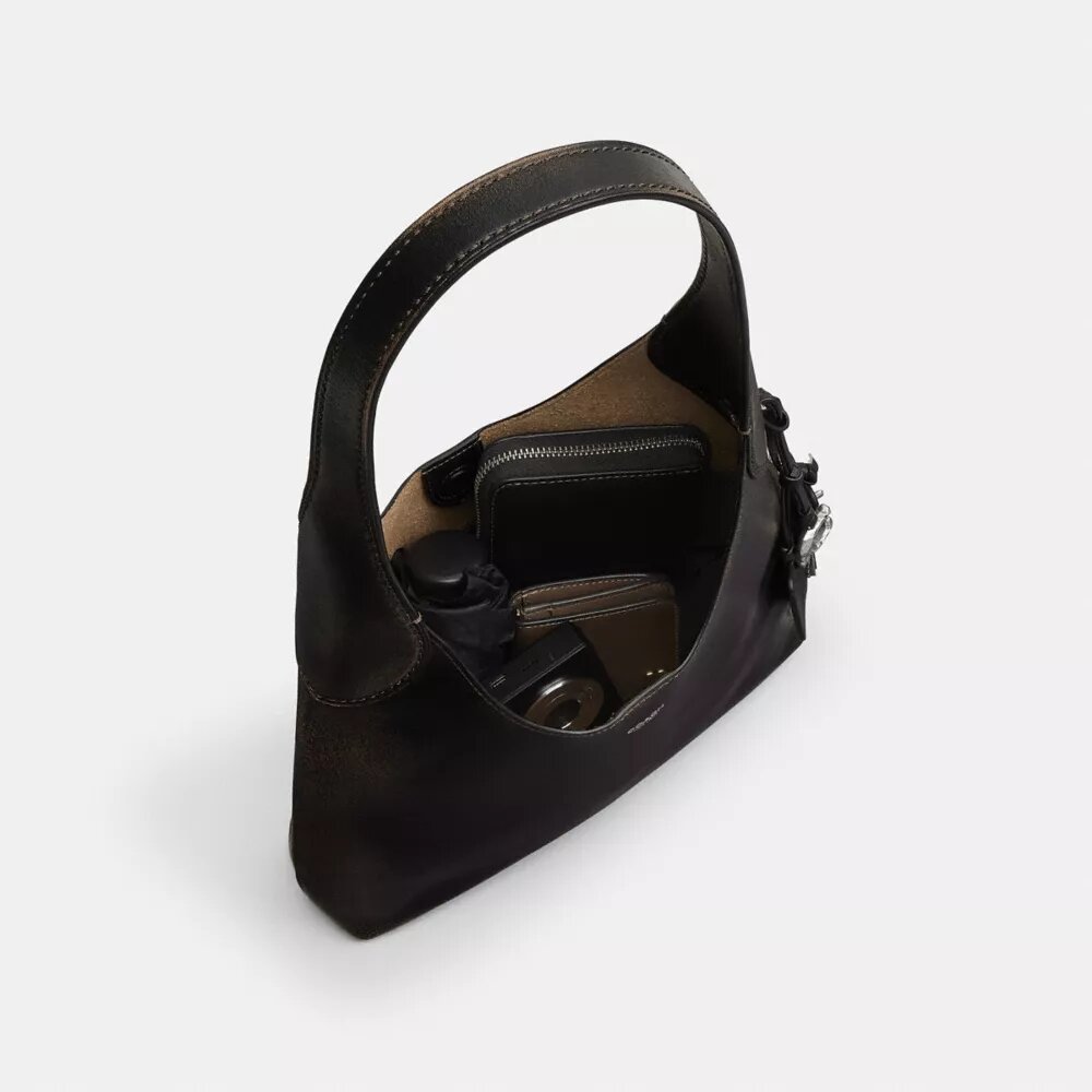 Brooklyn-Schultertasche 28 aus „Loved“-Leder