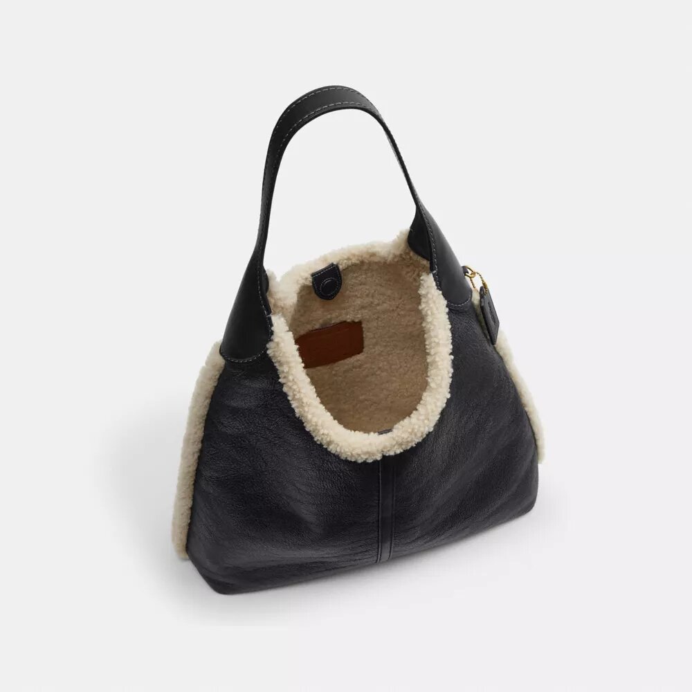 Brooklyn-Schultertasche 39 aus Lammfell