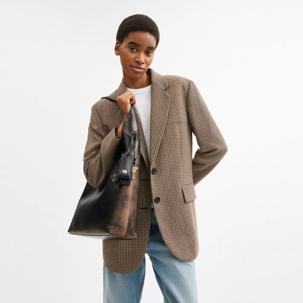 Brooklyn-Schultertasche 39 aus „Loved Leather“