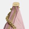 Caitlin-Schultertasche aus regenerativer Baumwolle mit Steppung und Anhänger