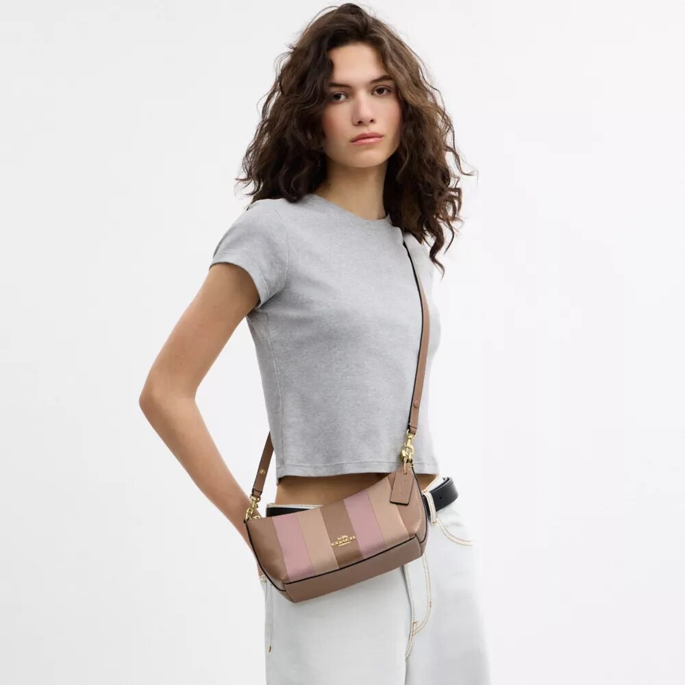 Caitlin-Schultertasche mit gestreiftem Patchwork