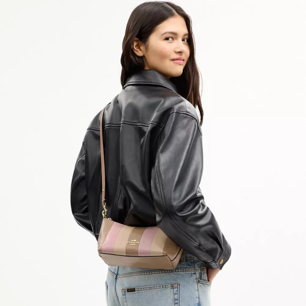 Caitlin-Schultertasche mit gestreiftem Patchwork
