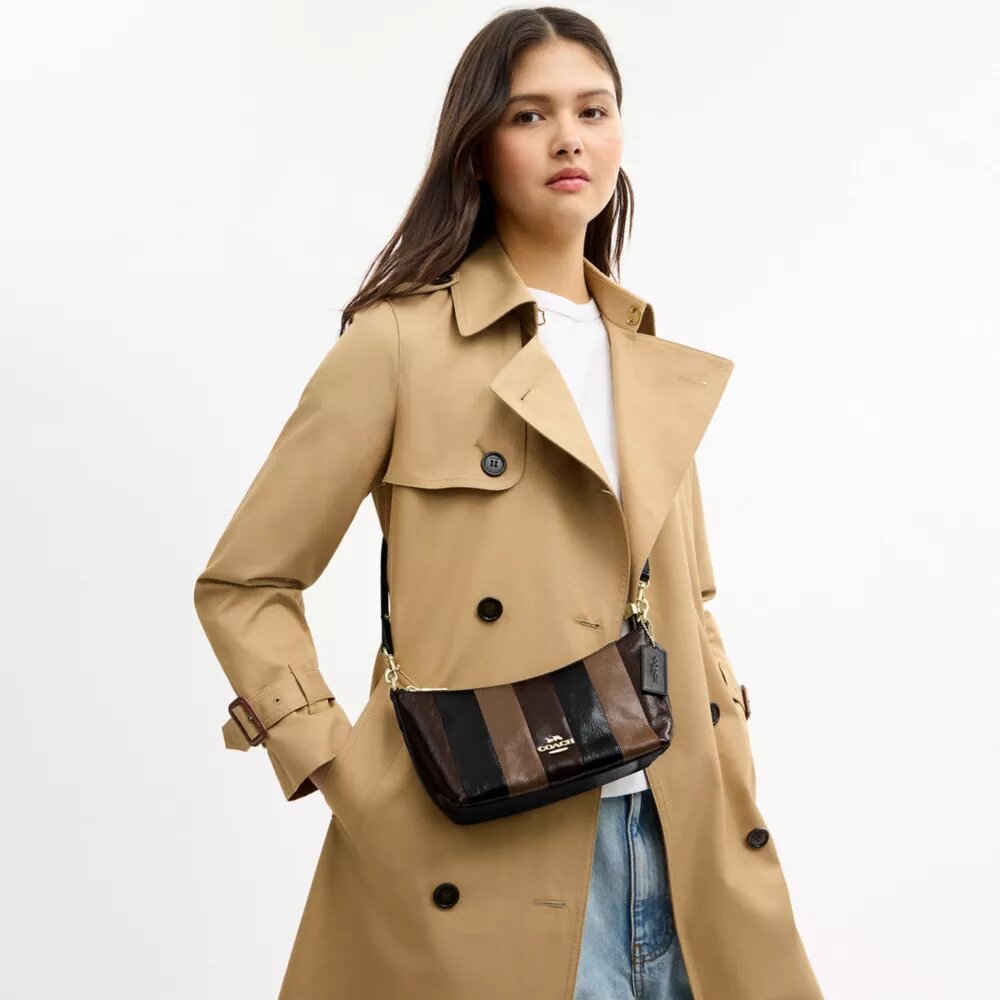 Caitlin-Schultertasche mit gestreiftem Patchwork