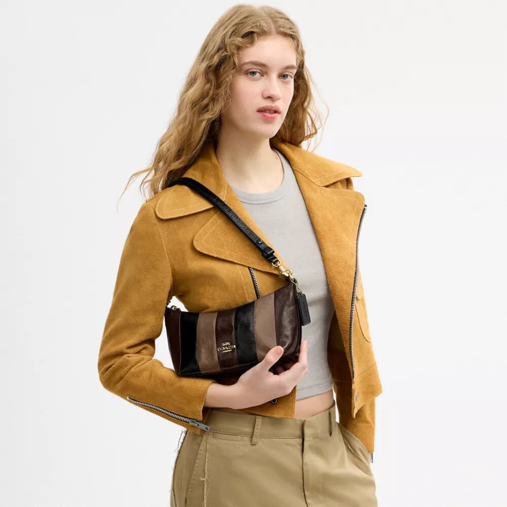 Caitlin-Schultertasche mit gestreiftem Patchwork