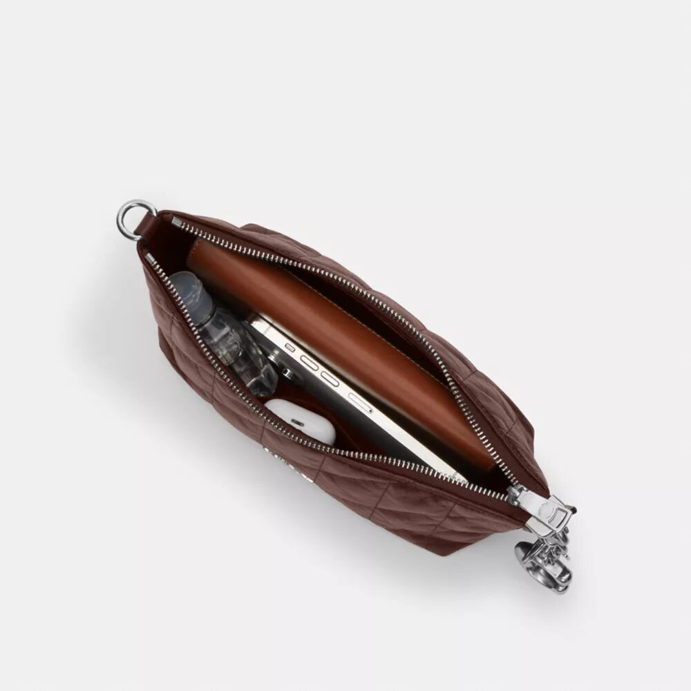 Caitlin-Schultertasche mit Steppung