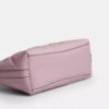 Caitlin-Schultertasche mit Steppung