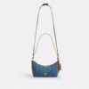 Caitlin-Schultertasche mit Steppung
