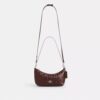 Caitlin-Schultertasche mit Steppung