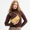 Caitlin-Schultertasche mit Steppung