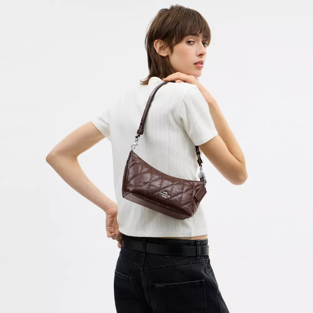 Caitlin-Schultertasche mit Steppung