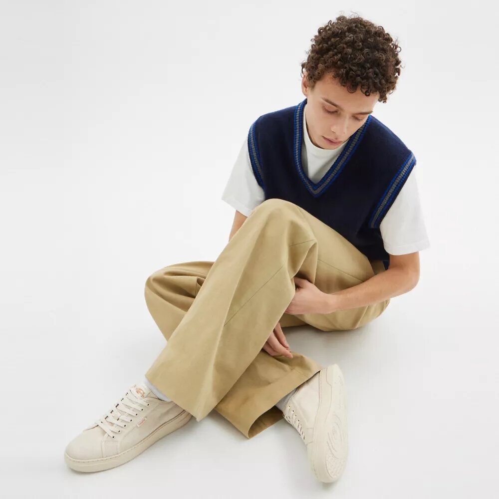Canvas-Sneaker aus charakteristischem Jacquard