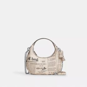 Carmen Mini-Umhängetasche mit Zeitungsdruck