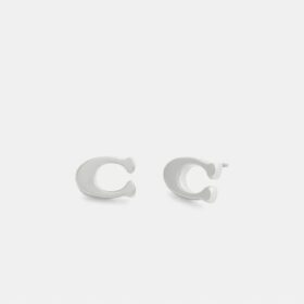 Charakteristische Ohrstecker