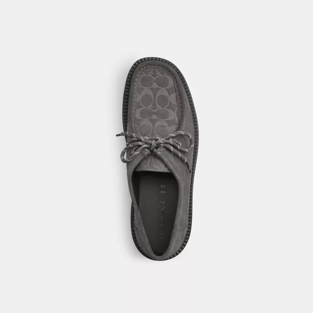 Chukka-Boots aus charakteristischem Wildleder