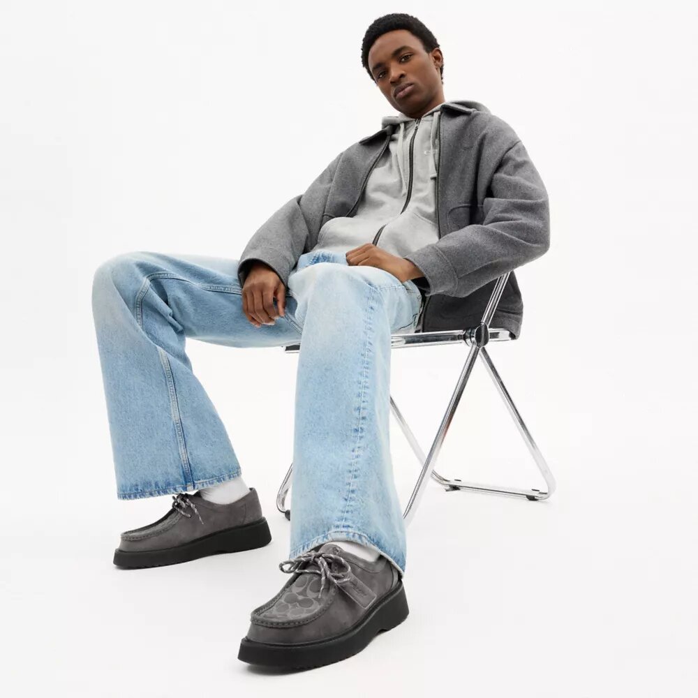 Chukka-Boots aus charakteristischem Wildleder