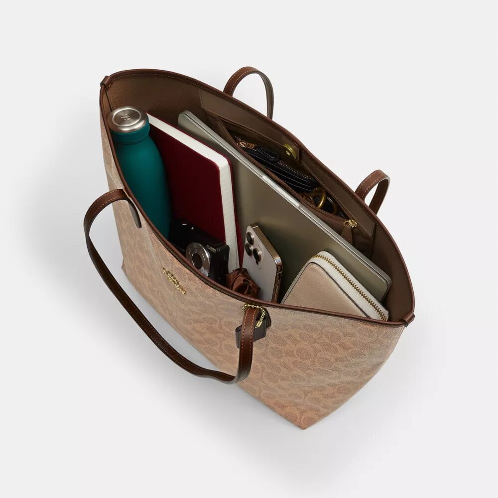 City-Tote-Bag aus Signature Canvas