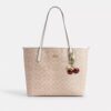 City-Tote-Bag aus Signature Canvas