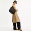 City-Tote-Bag aus Signature Canvas