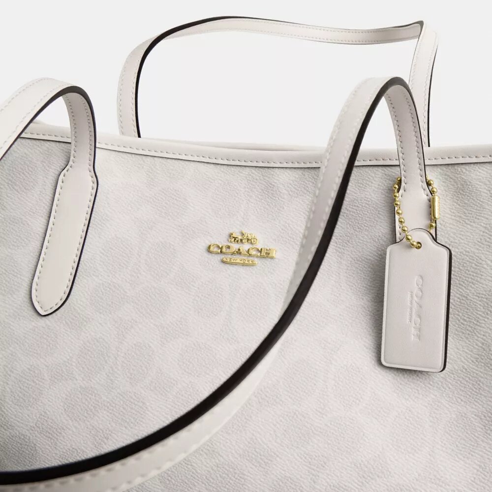 City-Tote-Bag aus Signature Canvas