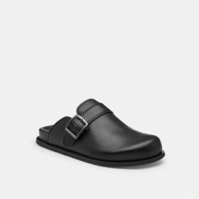 Clogs mit Schnalle