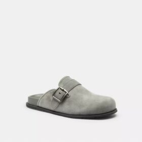 Clogs mit Schnalle
