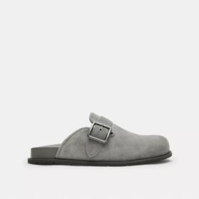 Clogs mit Schnalle