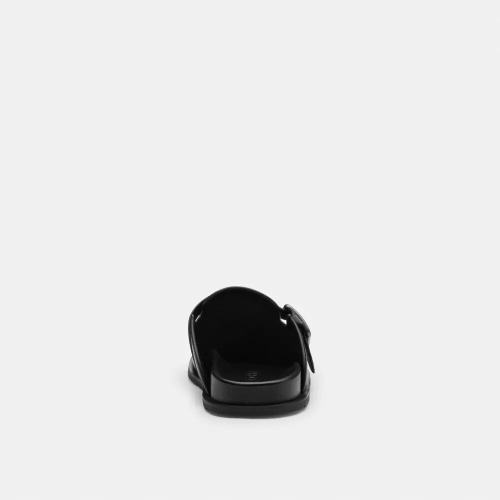 Clogs mit Schnalle