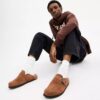 Clogs mit Schnalle