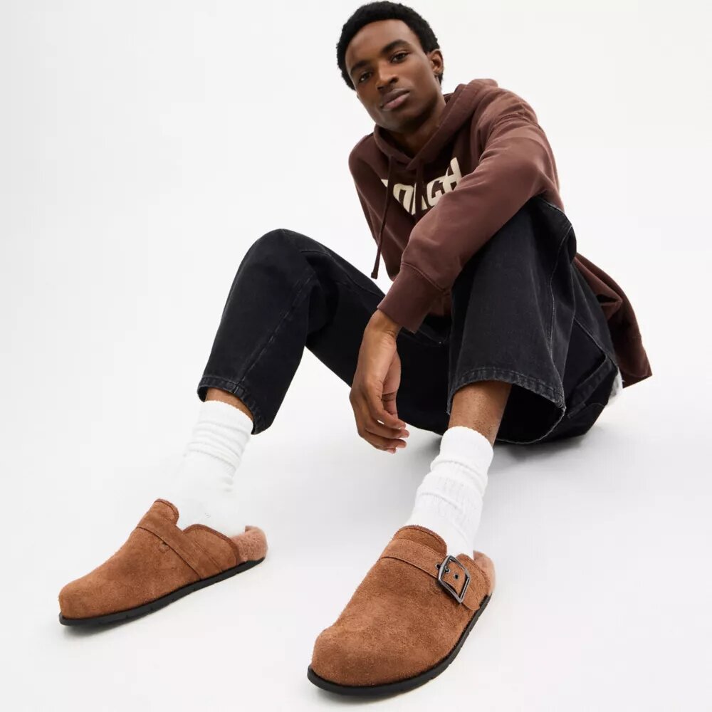 Clogs mit Schnalle
