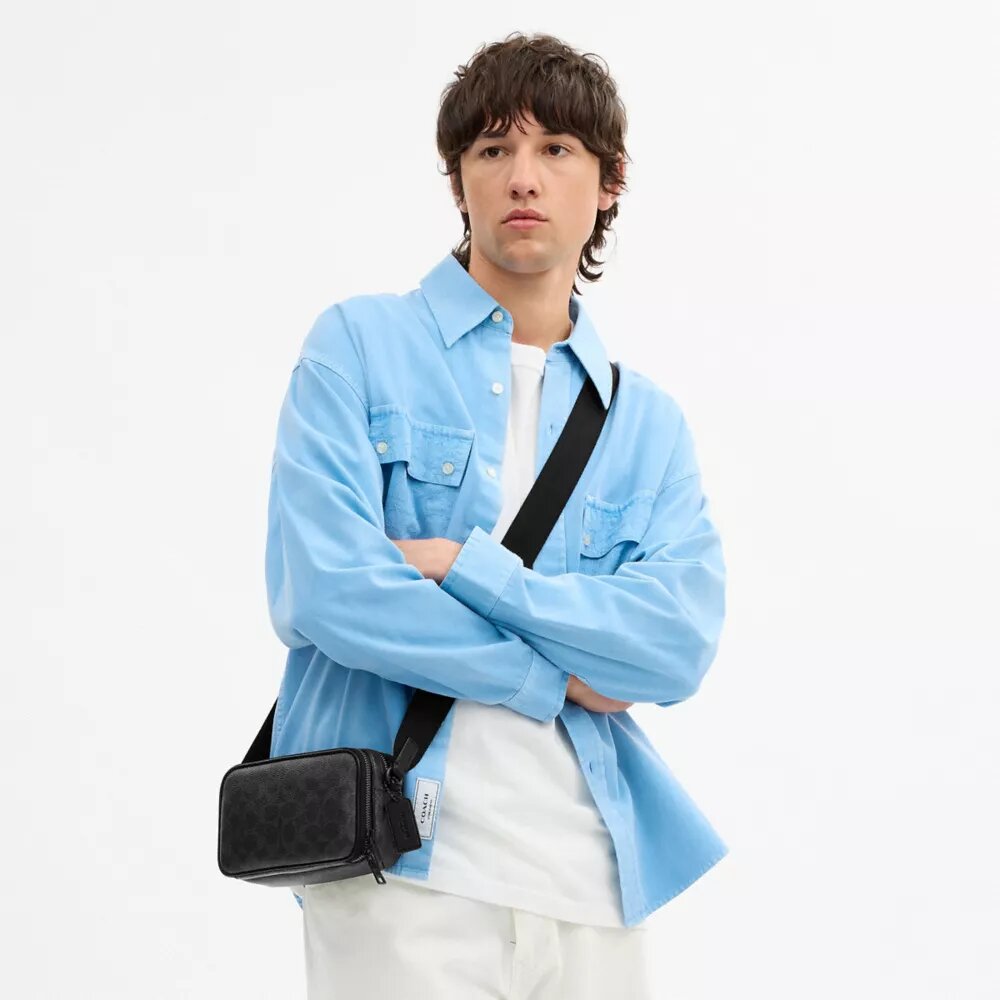Colton Umhängetasche 19 aus Signature Canvas