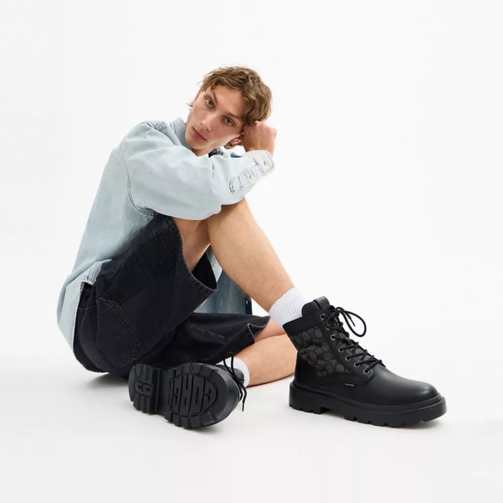Combat-Boots mit charakteristischem Jacquard