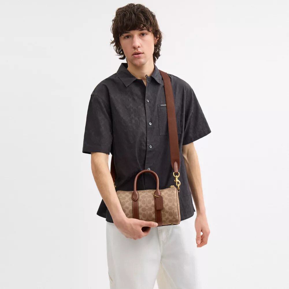 Compass Bag 25 aus Signature Canvas