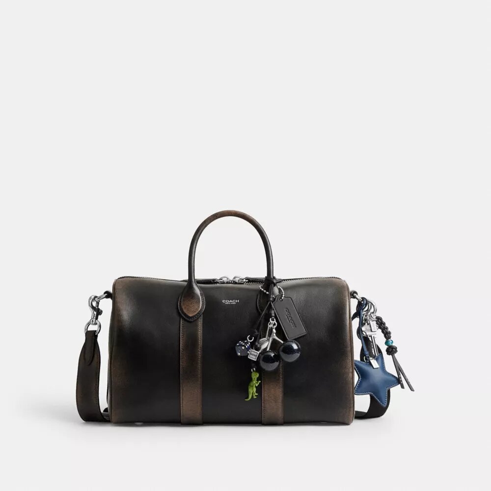Compass Bag 35 aus Used-Leder mit Anhängern