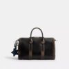 Compass Bag 35 aus Used-Leder mit Anhängern