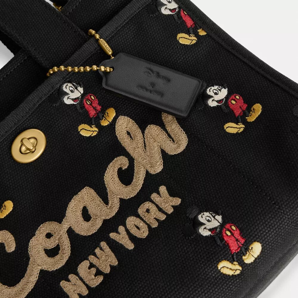 Disney X Coach Cargo-Tote-Bag 26 mit Mickey Mouse aus regenerativem Baumwoll-Canvas