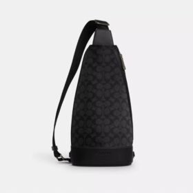 Dominic Sling Pack aus Signature Canvas