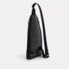 Dominic Sling Pack aus Signature Canvas