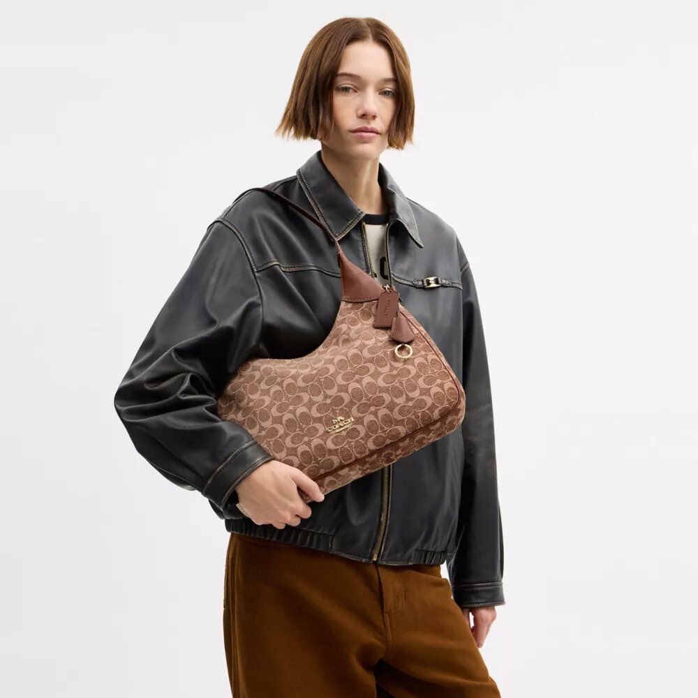 Ella-Schultertasche aus charakteristischem Chenille